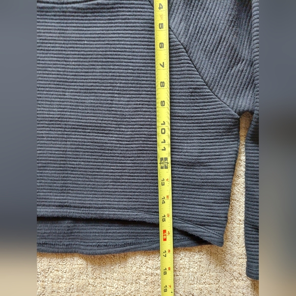 Aritzia Talula Black Ribbed Crop Top - Picture 4 of 4